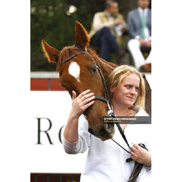 Eva\'s Request with her groom after winning the Premio Lydia Tesio Shadwell Rome Capanannelle, 25th oct. 2009 Ph.Stefano Grasso