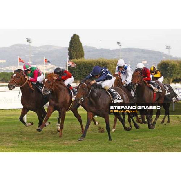 at few meters to the line Claudio Colombi on Sottone goes to win the Premio Nearco Emirates Airlines beating Agaton and Johannes Mozart Rome Capanannelle, 25th oct. 2009 Ph.Stefano Grasso