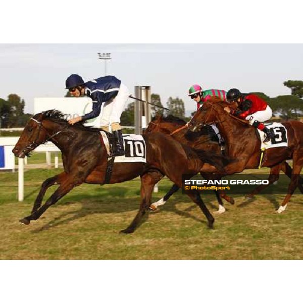 Claudio Colombi on Sottone wins the Premio Nearco Emirates Airlines beating Agaton and Johannes Mozart Rome Capanannelle, 25th oct. 2009 Ph.Stefano Grasso