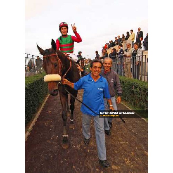 Mirco Demuro returns home on Charming Woman after winning the Premio Ubaldo Pandolfi Nayef Rome Capanannelle, 25th oct. 2009 Ph.Stefano Grasso