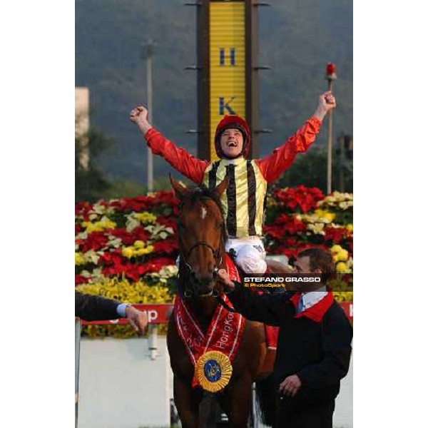 Frankie Dettori on Falbrav Sha Tin 14-12-03 ph. Stefano Grasso