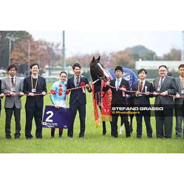 Japan Cup of Tokyo - - Tokyo, Fuchu Racecourse - 26 November 2023 - ph.Stefano Grasso/Longines Tokyo - Fuchu racecourse - Christophe Lemaire on Equinox wins the 43rd Japan Cup Prize giving ceremony
