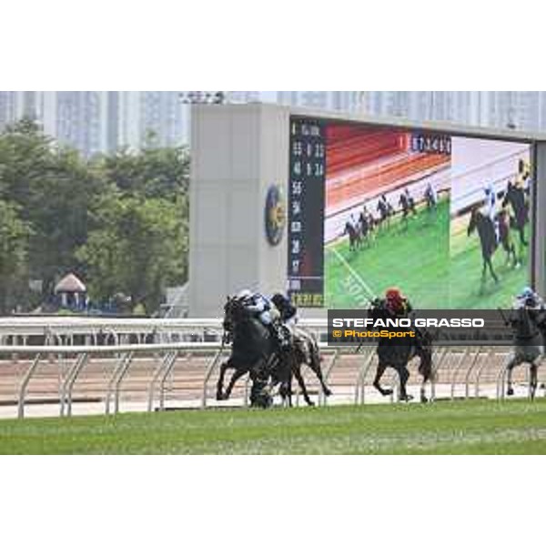 Longines Hong Kong International Races of Hong Kong - - Hong Kong, Sha Tin - 10 December 2023 - ph.Stefano Grasso/Longines Maxim Guyon on Junk wins the Longines Hong Kong Vase