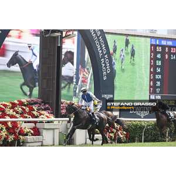 Longines Hong Kong International Races of Hong Kong - - Hong Kong, Sha Tin - 10 December 2023 - ph.Stefano Grasso/Longines Maxim Guyon on Junk wins the Longines Hong Kong Vase