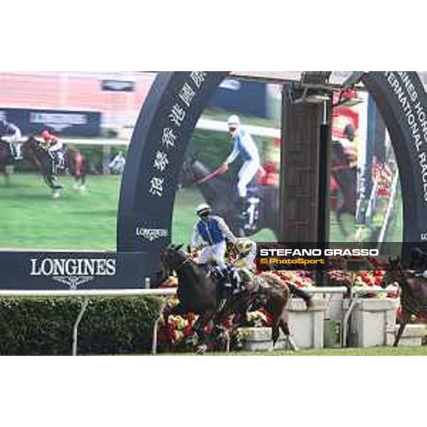 Longines Hong Kong International Races of Hong Kong - - Hong Kong, Sha Tin - 10 December 2023 - ph.Stefano Grasso/Longines Maxim Guyon on Junk wins the Longines Hong Kong Vase