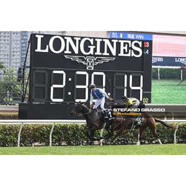 Longines Hong Kong International Races of Hong Kong - - Hong Kong, Sha Tin - 10 December 2023 - ph.Stefano Grasso/Longines Maxim Guyon on Junk wins the Longines Hong Kong Vase