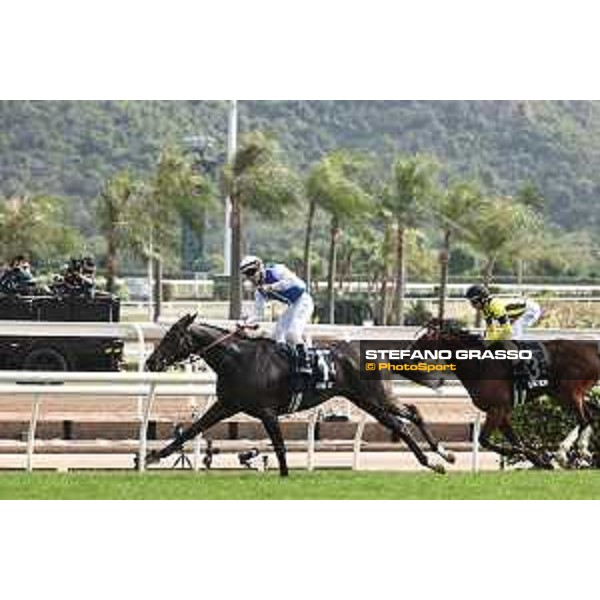 Longines Hong Kong International Races of Hong Kong - - Hong Kong, Sha Tin - 10 December 2023 - ph.Stefano Grasso/Longines Maxim Guyon on Junk wins the Longines Hong Kong Vase