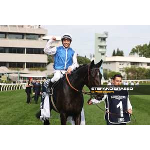 Longines Hong Kong International Races of Hong Kong - - Hong Kong, Sha Tin - 10 December 2023 - ph.Stefano Grasso/Longines Maxim Guyon on Junk wins the Longines Hong Kong Vase