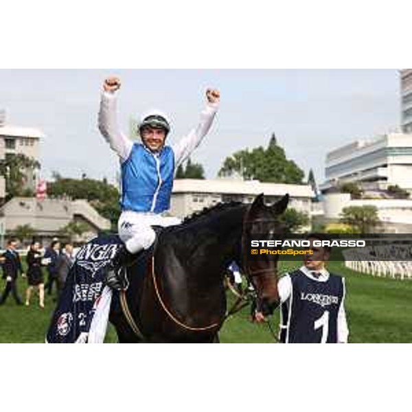 Longines Hong Kong International Races of Hong Kong - - Hong Kong, Sha Tin - 10 December 2023 - ph.Stefano Grasso/Longines Maxim Guyon on Junk wins the Longines Hong Kong Vase