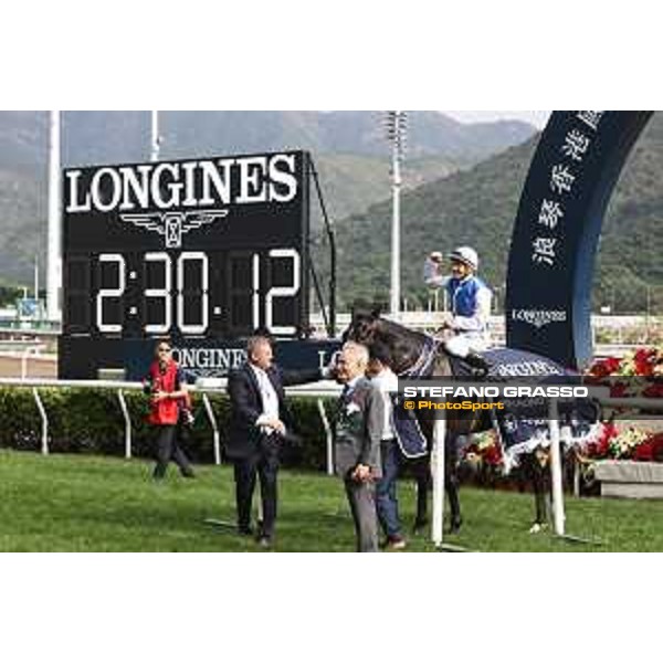 Longines Hong Kong International Races of Hong Kong - - Hong Kong, Sha Tin - 10 December 2023 - ph.Stefano Grasso/Longines Maxim Guyon on Junk wins the Longines Hong Kong Vase