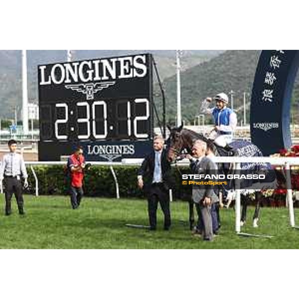 Longines Hong Kong International Races of Hong Kong - - Hong Kong, Sha Tin - 10 December 2023 - ph.Stefano Grasso/Longines Maxim Guyon on Junk wins the Longines Hong Kong Vase