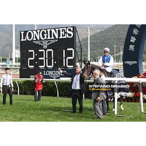 Longines Hong Kong International Races of Hong Kong - - Hong Kong, Sha Tin - 10 December 2023 - ph.Stefano Grasso/Longines Maxim Guyon on Junk wins the Longines Hong Kong Vase