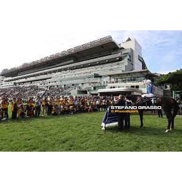 Longines Hong Kong International Races of Hong Kong - - Hong Kong, Sha Tin - 10 December 2023 - ph.Stefano Grasso/Longines Maxim Guyon on Junk wins the Longines Hong Kong Vase