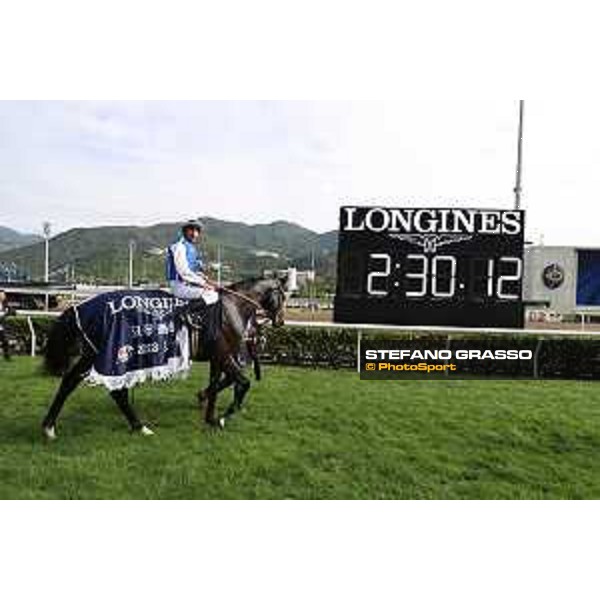 Longines Hong Kong International Races of Hong Kong - - Hong Kong, Sha Tin - 10 December 2023 - ph.Stefano Grasso/Longines Maxim Guyon on Junk wins the Longines Hong Kong Vase