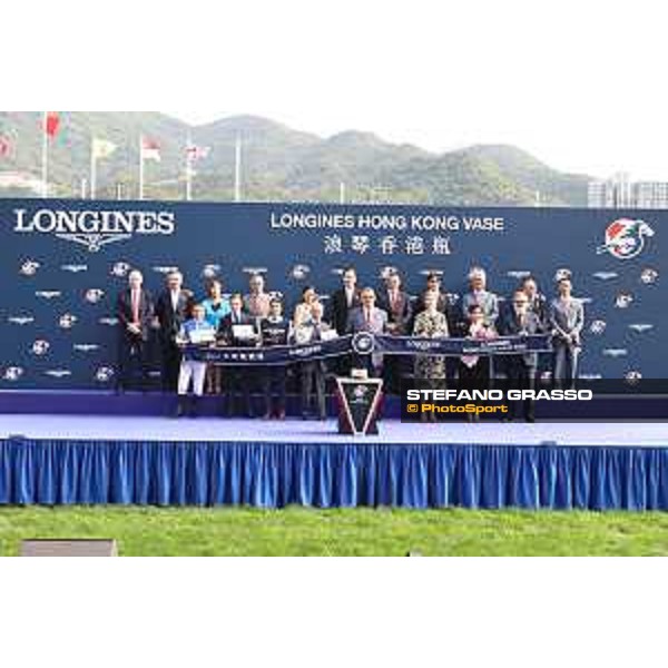 Longines Hong Kong International Races of Hong Kong - - Hong Kong, Sha Tin - 10 December 2023 - ph.Stefano Grasso/Longines Maxim Guyon on Junk wins the Longines Hong Kong Vase