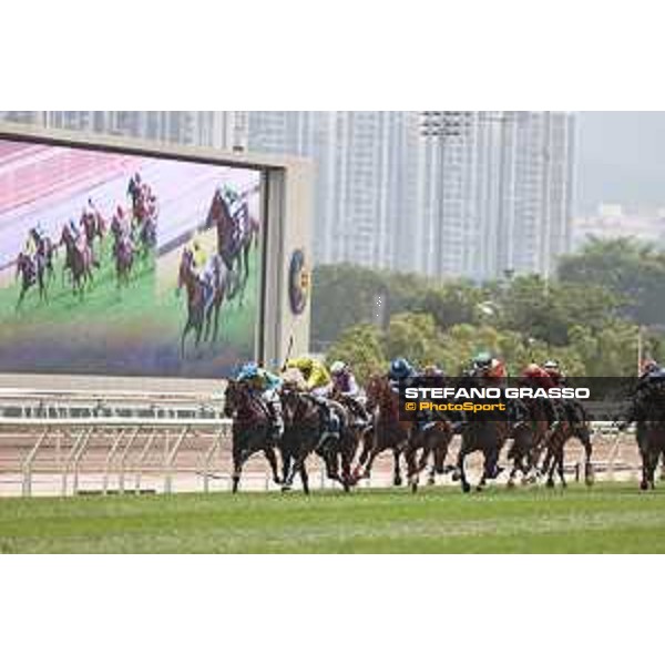 Longines Hong Kong International Races of Hong Kong - - Hong Kong, Sha Tin - 10 December 2023 - ph.Stefano Grasso/Longines Zac Purton on Lucky Sweynesse wins the Longines Hong Kong Sprint