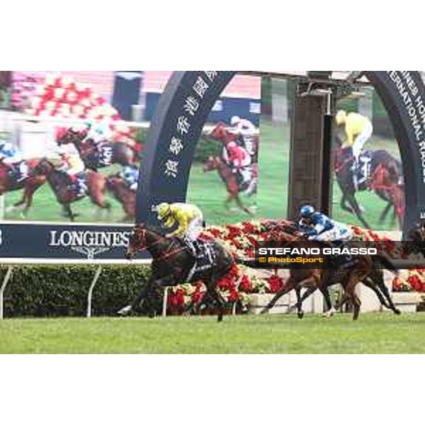 Longines Hong Kong International Races of Hong Kong - - Hong Kong, Sha Tin - 10 December 2023 - ph.Stefano Grasso/Longines Zac Purton on Lucky Sweynesse wins the Longines Hong Kong Sprint