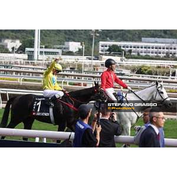 Longines Hong Kong International Races of Hong Kong - - Hong Kong, Sha Tin - 10 December 2023 - ph.Stefano Grasso/Longines Zac Purton on Lucky Sweynesse wins the Longines Hong Kong Sprint