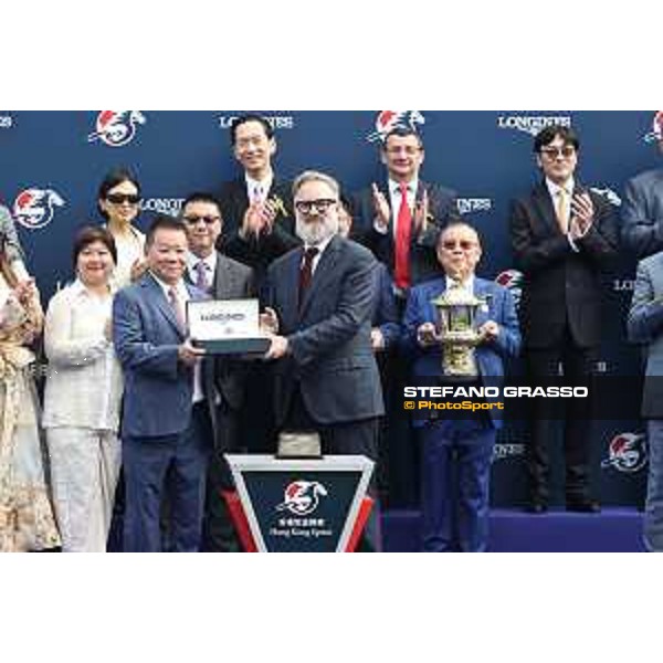 Longines Hong Kong International Races of Hong Kong - - Hong Kong, Sha Tin - 10 December 2023 - ph.Stefano Grasso/Longines Zac Purton on Lucky Sweynesse wins the Longines Hong Kong Sprint