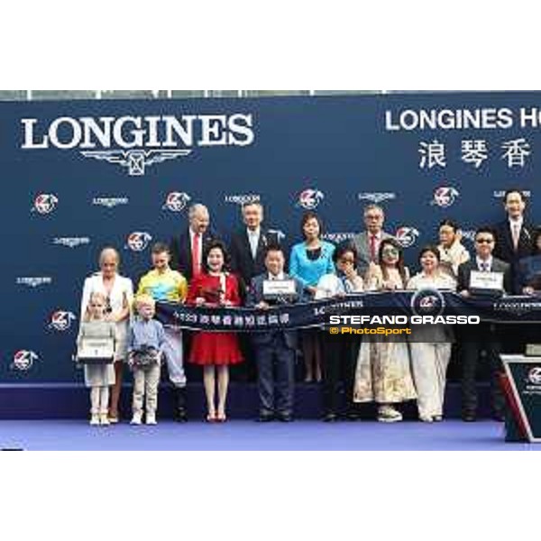 Longines Hong Kong International Races of Hong Kong - - Hong Kong, Sha Tin - 10 December 2023 - ph.Stefano Grasso/Longines Zac Purton on Lucky Sweynesse wins the Longines Hong Kong Sprint