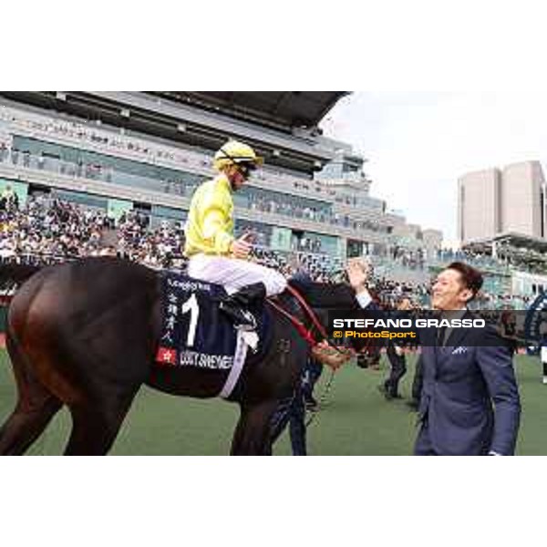 Longines Hong Kong International Races of Hong Kong - - Hong Kong, Sha Tin - 10 December 2023 - ph.Stefano Grasso/Longines Zac Purton on Lucky Sweynesse wins the Longines Hong Kong Sprint