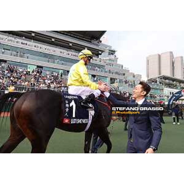 Longines Hong Kong International Races of Hong Kong - - Hong Kong, Sha Tin - 10 December 2023 - ph.Stefano Grasso/Longines Zac Purton on Lucky Sweynesse wins the Longines Hong Kong Sprint