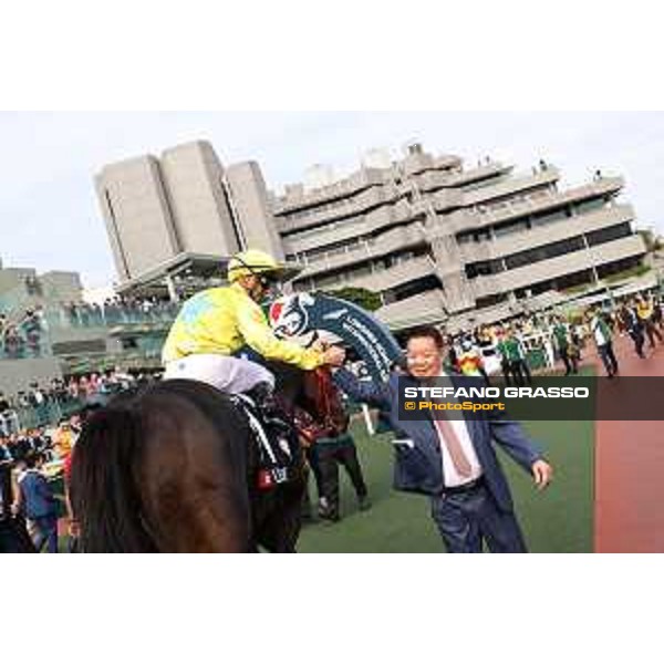 Longines Hong Kong International Races of Hong Kong - - Hong Kong, Sha Tin - 10 December 2023 - ph.Stefano Grasso/Longines Zac Purton on Lucky Sweynesse wins the Longines Hong Kong Sprint