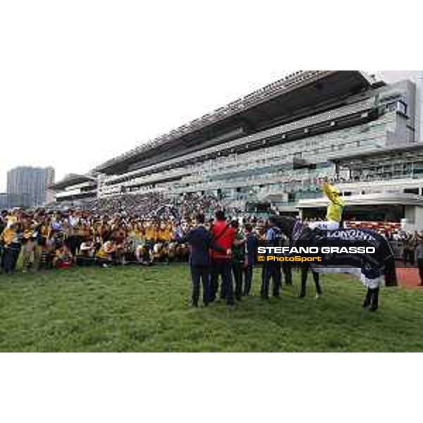 Longines Hong Kong International Races of Hong Kong - - Hong Kong, Sha Tin - 10 December 2023 - ph.Stefano Grasso/Longines Zac Purton on Lucky Sweynesse wins the Longines Hong Kong Sprint