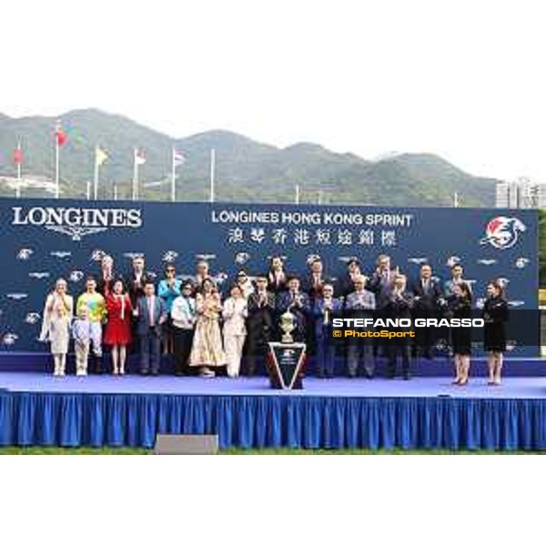 Longines Hong Kong International Races of Hong Kong - - Hong Kong, Sha Tin - 10 December 2023 - ph.Stefano Grasso/Longines Zac Purton on Lucky Sweynesse wins the Longines Hong Kong Sprint