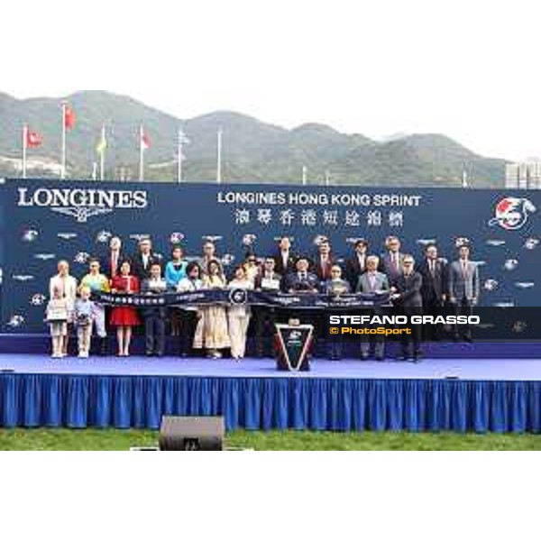 Longines Hong Kong International Races of Hong Kong - - Hong Kong, Sha Tin - 10 December 2023 - ph.Stefano Grasso/Longines Zac Purton on Lucky Sweynesse wins the Longines Hong Kong Sprint