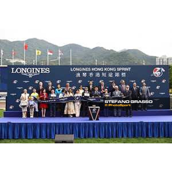 Longines Hong Kong International Races of Hong Kong - - Hong Kong, Sha Tin - 10 December 2023 - ph.Stefano Grasso/Longines Zac Purton on Lucky Sweynesse wins the Longines Hong Kong Sprint