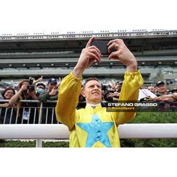 Longines Hong Kong International Races of Hong Kong - - Hong Kong, Sha Tin - 10 December 2023 - ph.Stefano Grasso/Longines Zac Purton on Lucky Sweynesse wins the Longines Hong Kong Sprint