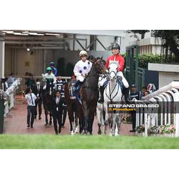 Longines Hong Kong International Races of Hong Kong - - Hong Kong, Sha Tin - 10 December 2023 - ph.Stefano Grasso/Longines Vincent Ho on Golden Sixty wins the Longines Hong Kong Mile