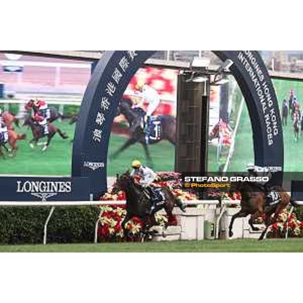 Longines Hong Kong International Races of Hong Kong - - Hong Kong, Sha Tin - 10 December 2023 - ph.Stefano Grasso/Longines Vincent Ho on Golden Sixty wins the Longines Hong Kong Mile