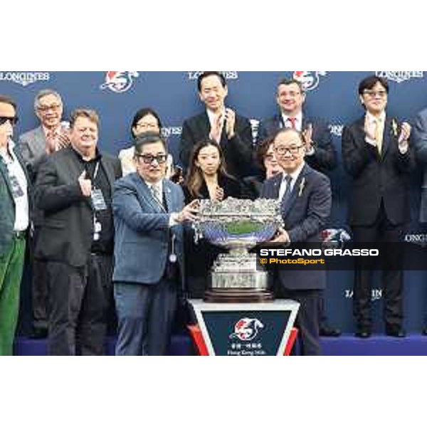 Longines Hong Kong International Races of Hong Kong - - Hong Kong, Sha Tin - 10 December 2023 - ph.Stefano Grasso/Longines Vincent Ho on Golden Sixty wins the Longines Hong Kong Mile