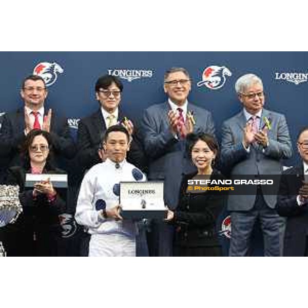 Longines Hong Kong International Races of Hong Kong - - Hong Kong, Sha Tin - 10 December 2023 - ph.Stefano Grasso/Longines Vincent Ho on Golden Sixty wins the Longines Hong Kong Mile