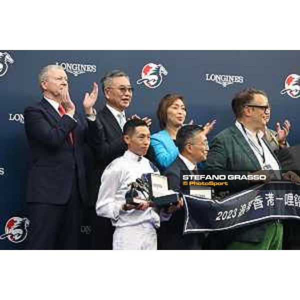 Longines Hong Kong International Races of Hong Kong - - Hong Kong, Sha Tin - 10 December 2023 - ph.Stefano Grasso/Longines Vincent Ho on Golden Sixty wins the Longines Hong Kong Mile