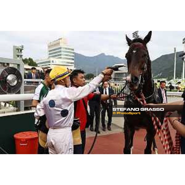 Longines Hong Kong International Races of Hong Kong - - Hong Kong, Sha Tin - 10 December 2023 - ph.Stefano Grasso/Longines Vincent Ho on Golden Sixty wins the Longines Hong Kong Mile