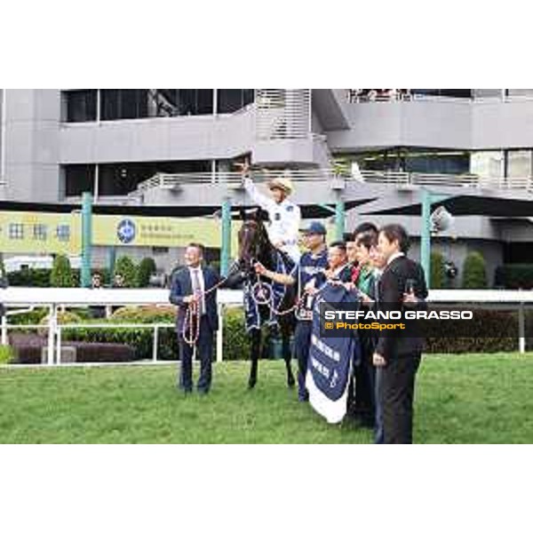 Longines Hong Kong International Races of Hong Kong - - Hong Kong, Sha Tin - 10 December 2023 - ph.Stefano Grasso/Longines Vincent Ho on Golden Sixty wins the Longines Hong Kong Mile