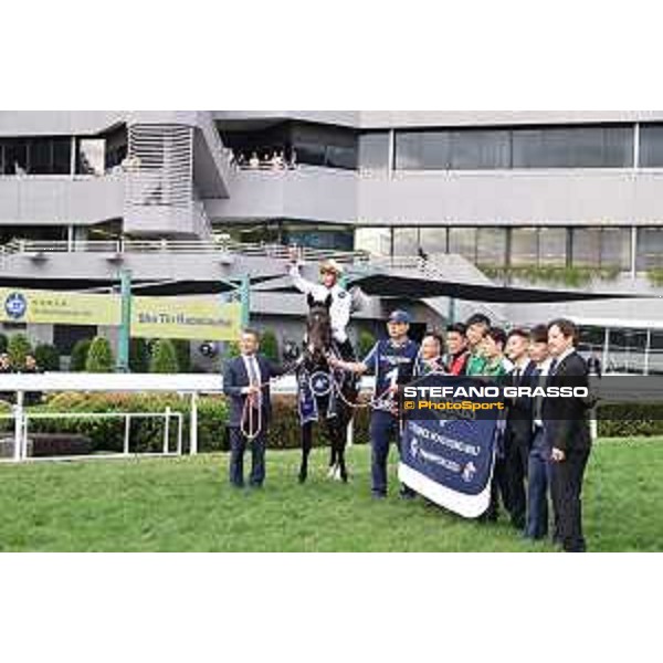 Longines Hong Kong International Races of Hong Kong - - Hong Kong, Sha Tin - 10 December 2023 - ph.Stefano Grasso/Longines Vincent Ho on Golden Sixty wins the Longines Hong Kong Mile