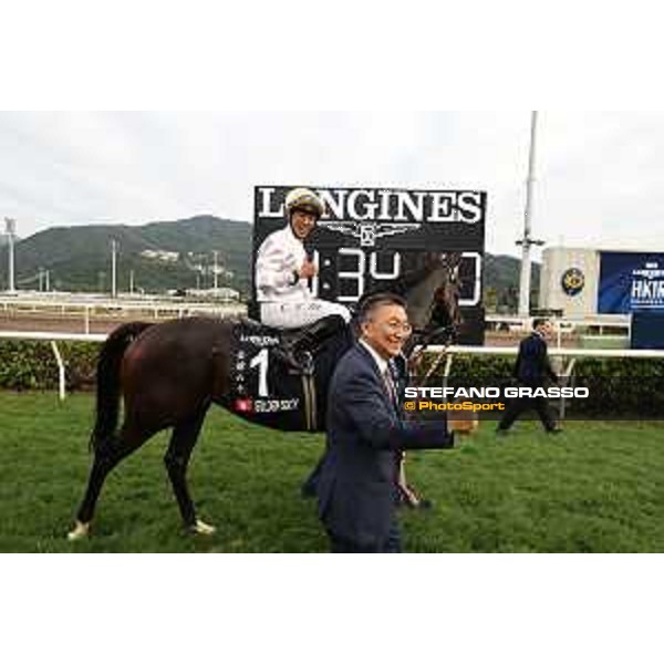 Longines Hong Kong International Races of Hong Kong - - Hong Kong, Sha Tin - 10 December 2023 - ph.Stefano Grasso/Longines Vincent Ho on Golden Sixty wins the Longines Hong Kong Mile