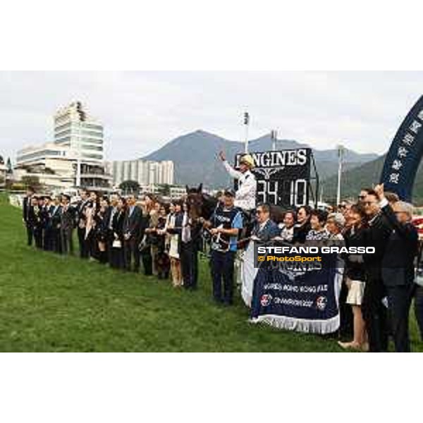 Longines Hong Kong International Races of Hong Kong - - Hong Kong, Sha Tin - 10 December 2023 - ph.Stefano Grasso/Longines Vincent Ho on Golden Sixty wins the Longines Hong Kong Mile