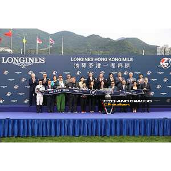 Longines Hong Kong International Races of Hong Kong - - Hong Kong, Sha Tin - 10 December 2023 - ph.Stefano Grasso/Longines Vincent Ho on Golden Sixty wins the Longines Hong Kong Mile