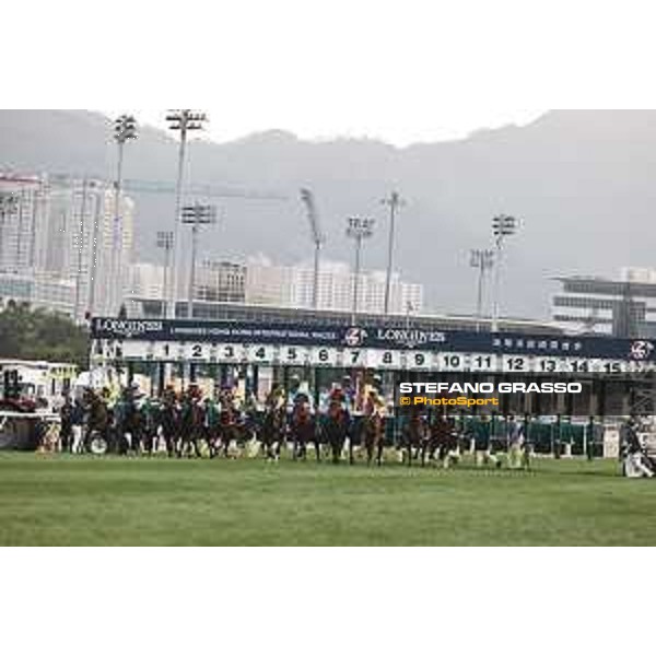 Longines Hong Kong International Races of Hong Kong - - Hong Kong, Sha Tin - 10 December 2023 - ph.Stefano Grasso/Longines James McDonald on Romantic Warrior wins the Longines Hong Kong Cup