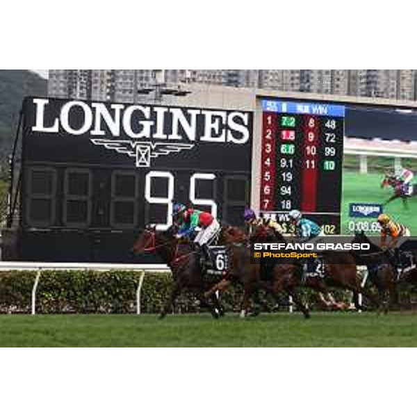 Longines Hong Kong International Races of Hong Kong - - Hong Kong, Sha Tin - 10 December 2023 - ph.Stefano Grasso/Longines James McDonald on Romantic Warrior wins the Longines Hong Kong Cup