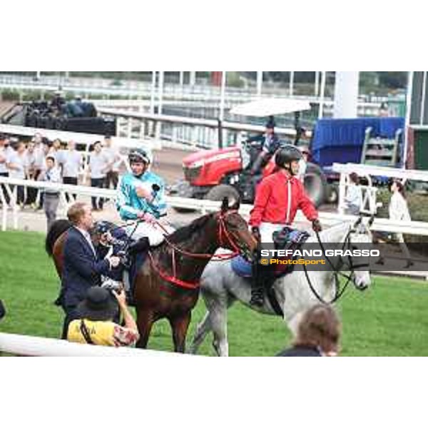 Longines Hong Kong International Races of Hong Kong - - Hong Kong, Sha Tin - 10 December 2023 - ph.Stefano Grasso/Longines James McDonald on Romantic Warrior wins the Longines Hong Kong Cup