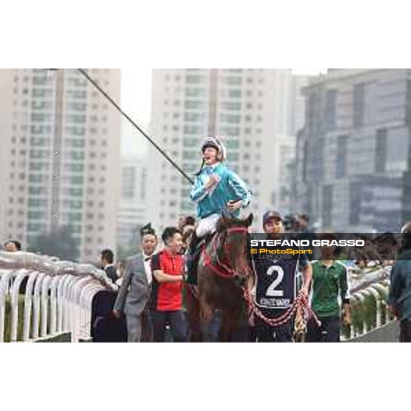 Longines Hong Kong International Races of Hong Kong - - Hong Kong, Sha Tin - 10 December 2023 - ph.Stefano Grasso/Longines James McDonald on Romantic Warrior wins the Longines Hong Kong Cup