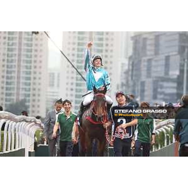 Longines Hong Kong International Races of Hong Kong - - Hong Kong, Sha Tin - 10 December 2023 - ph.Stefano Grasso/Longines James McDonald on Romantic Warrior wins the Longines Hong Kong Cup