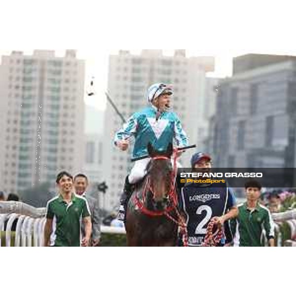 Longines Hong Kong International Races of Hong Kong - - Hong Kong, Sha Tin - 10 December 2023 - ph.Stefano Grasso/Longines James McDonald on Romantic Warrior wins the Longines Hong Kong Cup