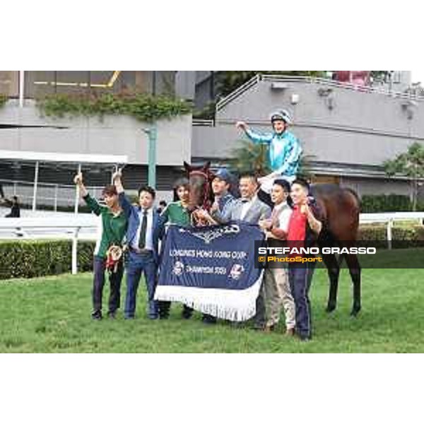 Longines Hong Kong International Races of Hong Kong - - Hong Kong, Sha Tin - 10 December 2023 - ph.Stefano Grasso/Longines James McDonald on Romantic Warrior wins the Longines Hong Kong Cup